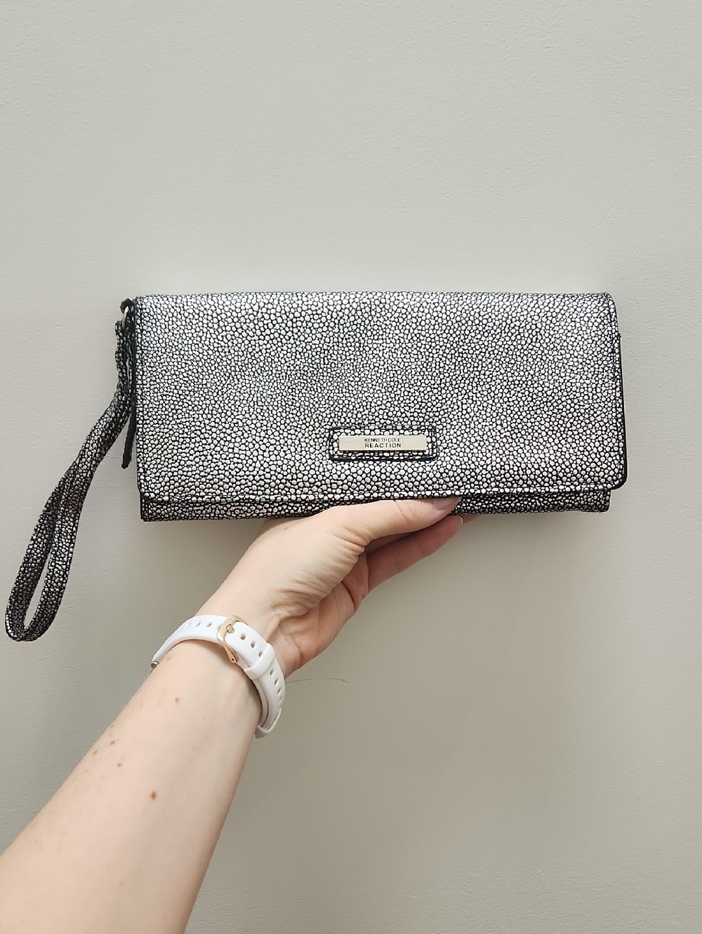 Kenneth Cole Reaction Metallic Silver Pebbled Wristlet Clutch